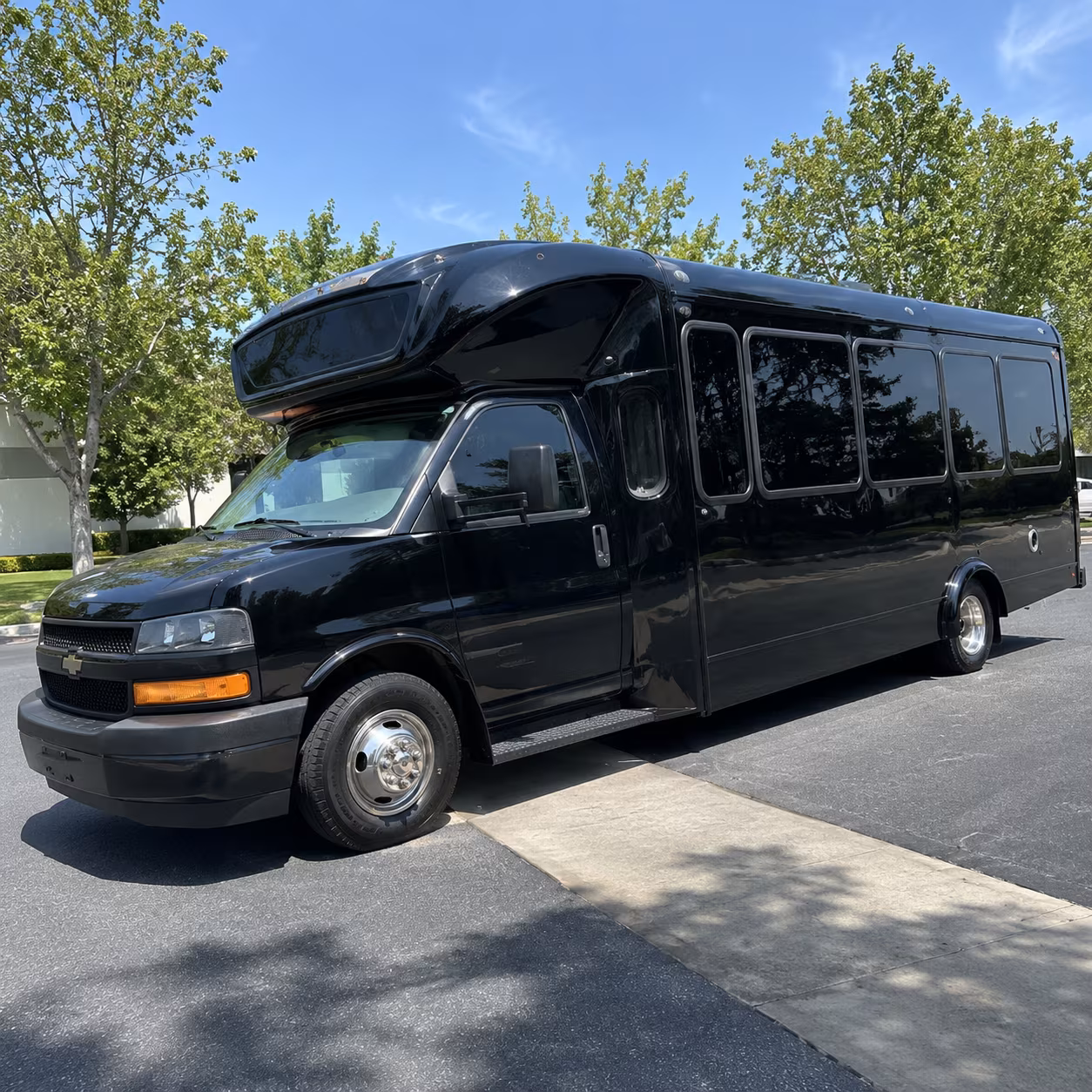 montgomery 15 passenger party bus